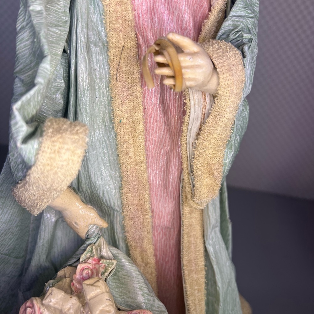 Vintage Silvestri Paper Mache Santa Clause & Gifts 16” Tree Topper - Picture 10 of 13